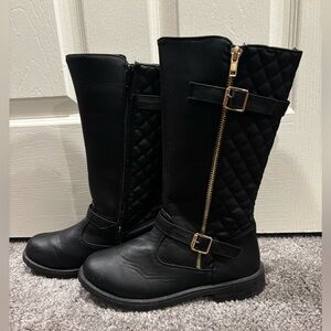 Girls black boots